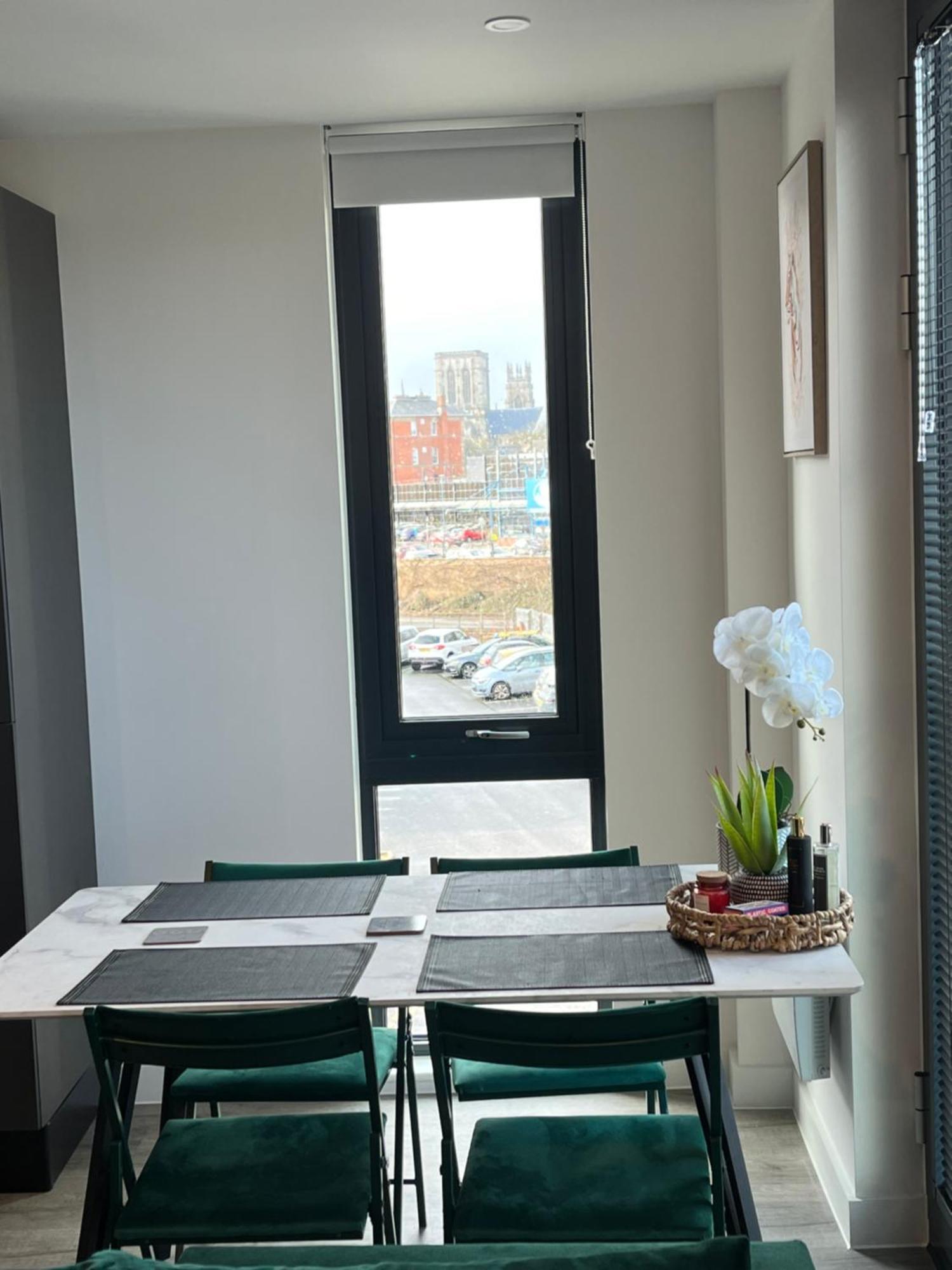 Superb New Build City Centre Flat And Gym York Exteriör bild